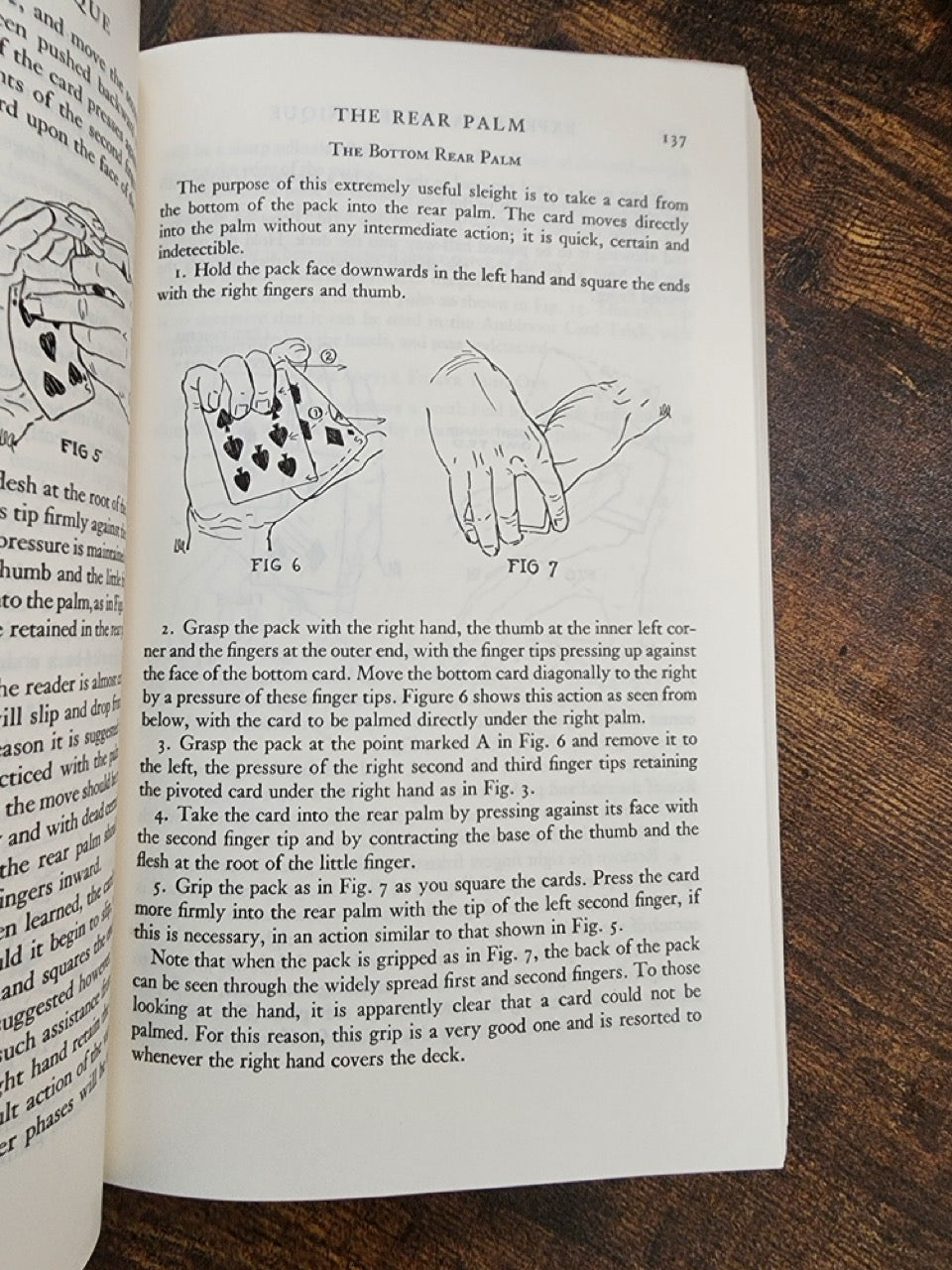 Expert Card Technique: Close-Up Table Magic - Hugard & Braue - Dover edition