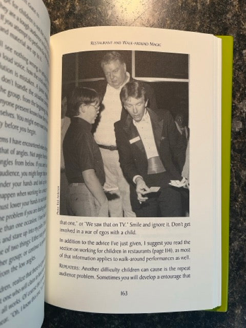 The Complete Guide to Restaurant and Walk-Around Magic - Kirk Charles