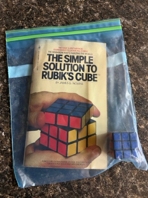 Mini Rubik's Cube & Instruction Solution Book (SM 12)