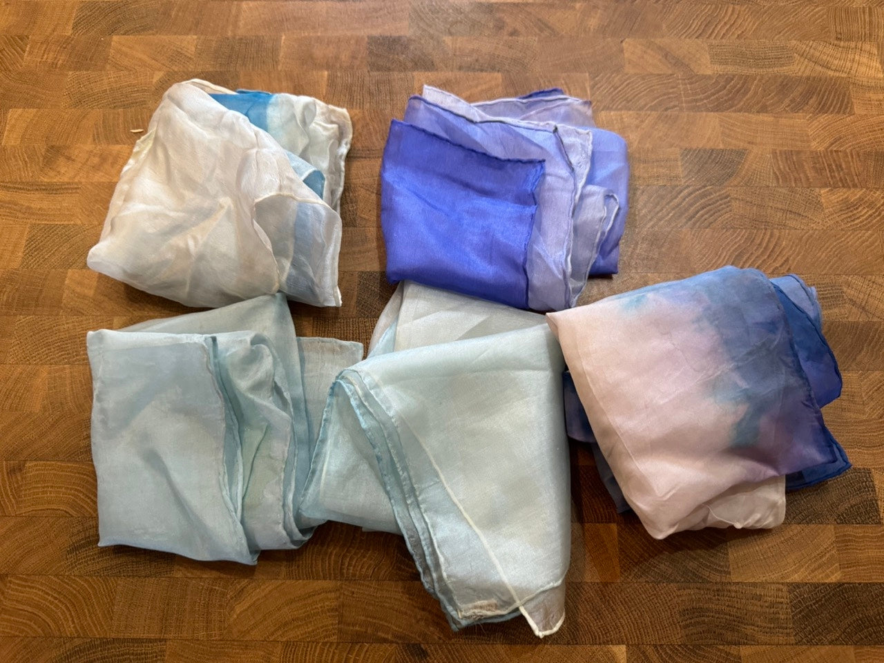 Blue and White Silk Lot (SM5)