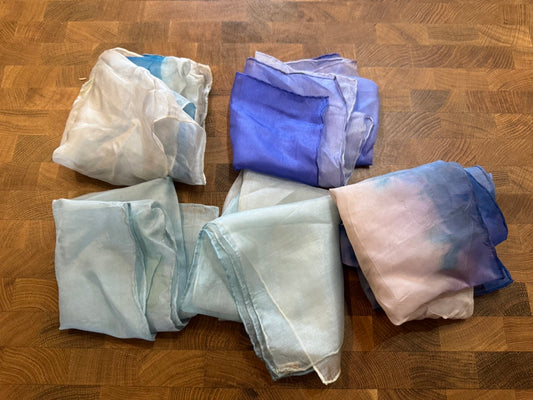 Blue and White Silk Lot (SM5)