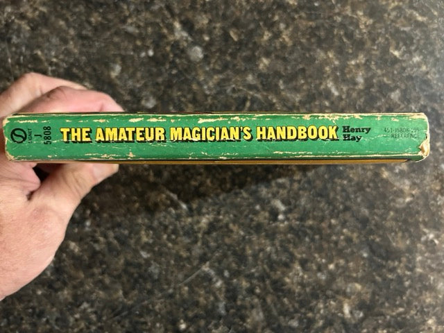 The Amateur Magician's Handbook (New Expanded Edition, pb) - Henry Hay
