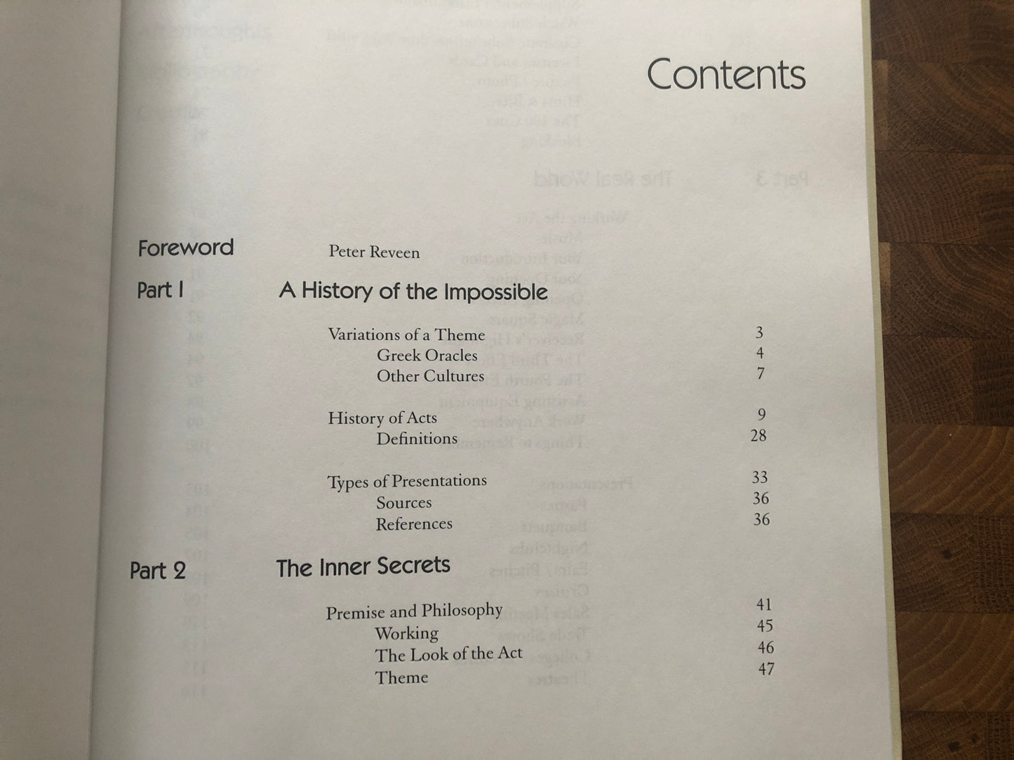 Cues: Variations of The Second Sight Act - Leo Behnke