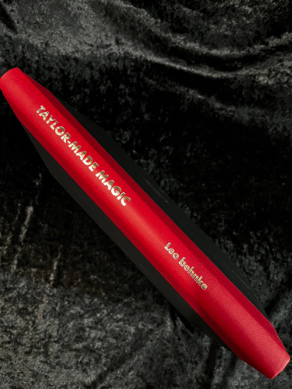 Taylor-Made Magic Leo Behnke