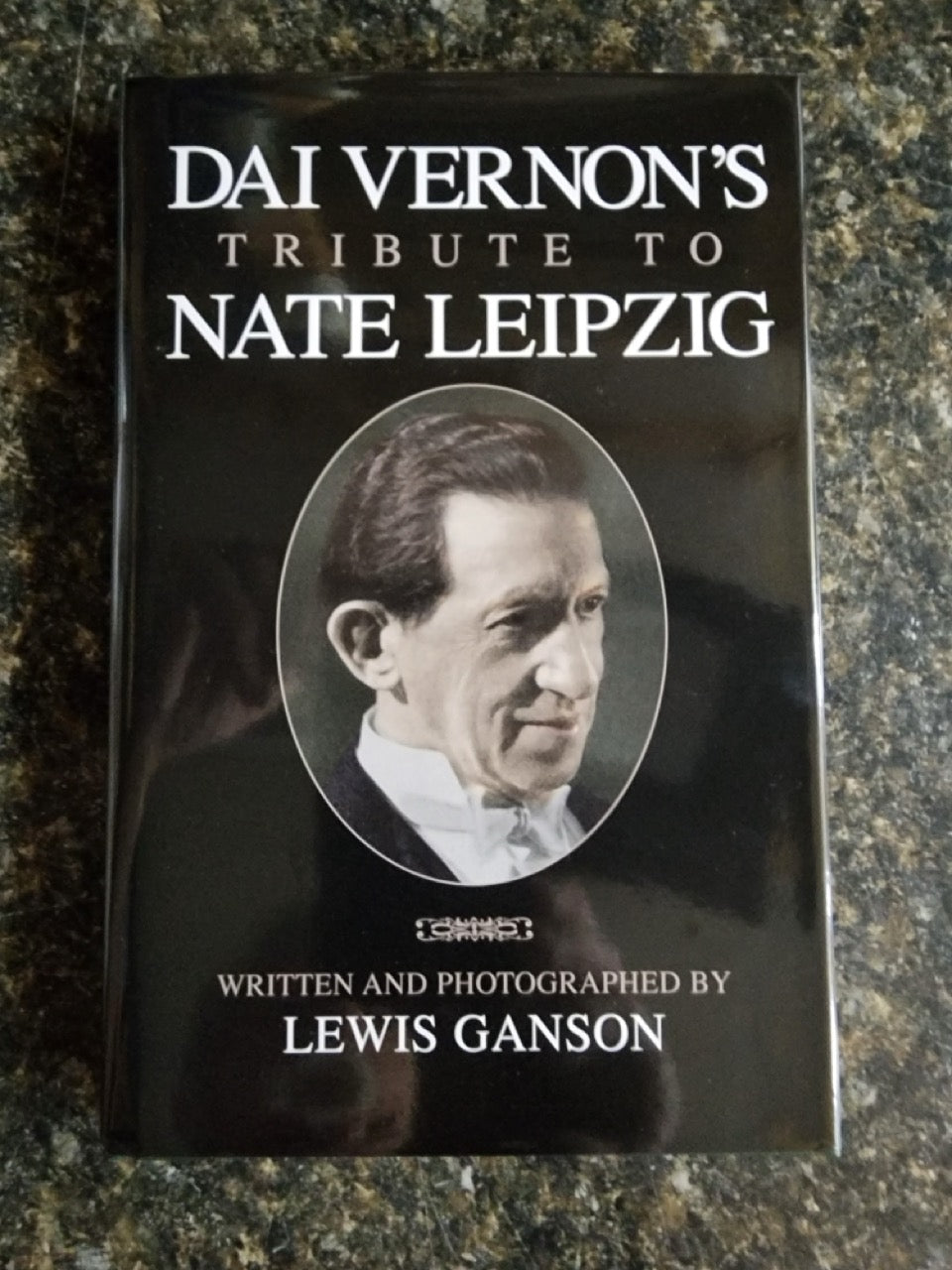 Dai Vernon's Tribute to Nate Leipzig - Lewis Ganson