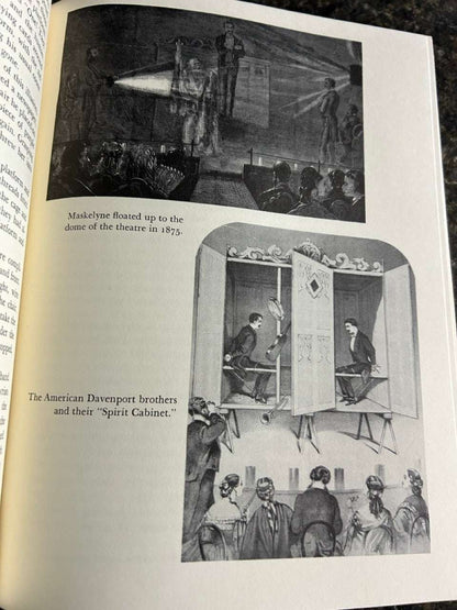 The Illustrated History of Magic - Milbourne Christopher (damaged dust jacket)