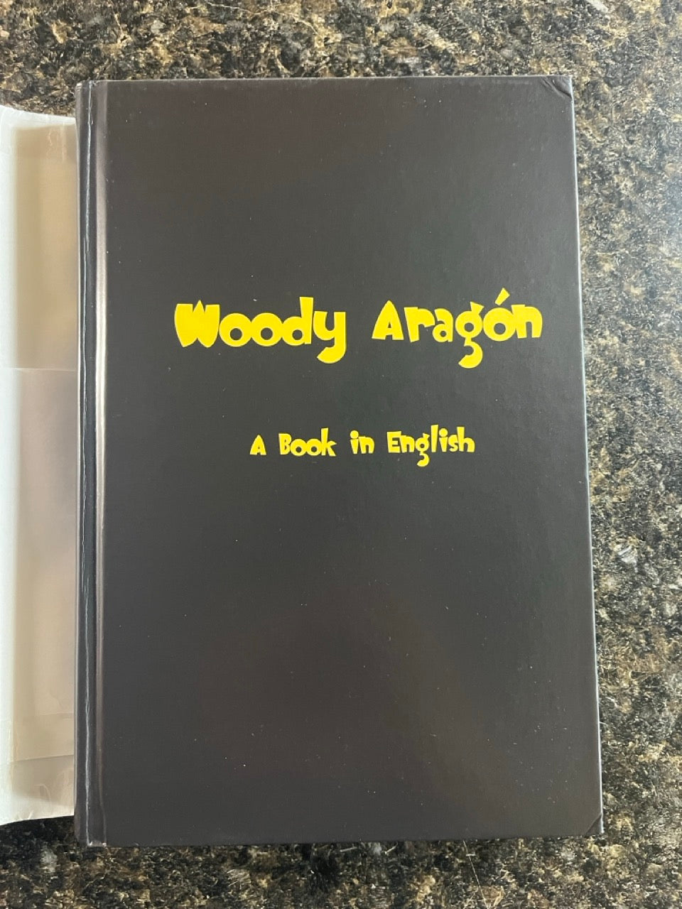 A Book In English - Woody Aragon (LIKE NEW)