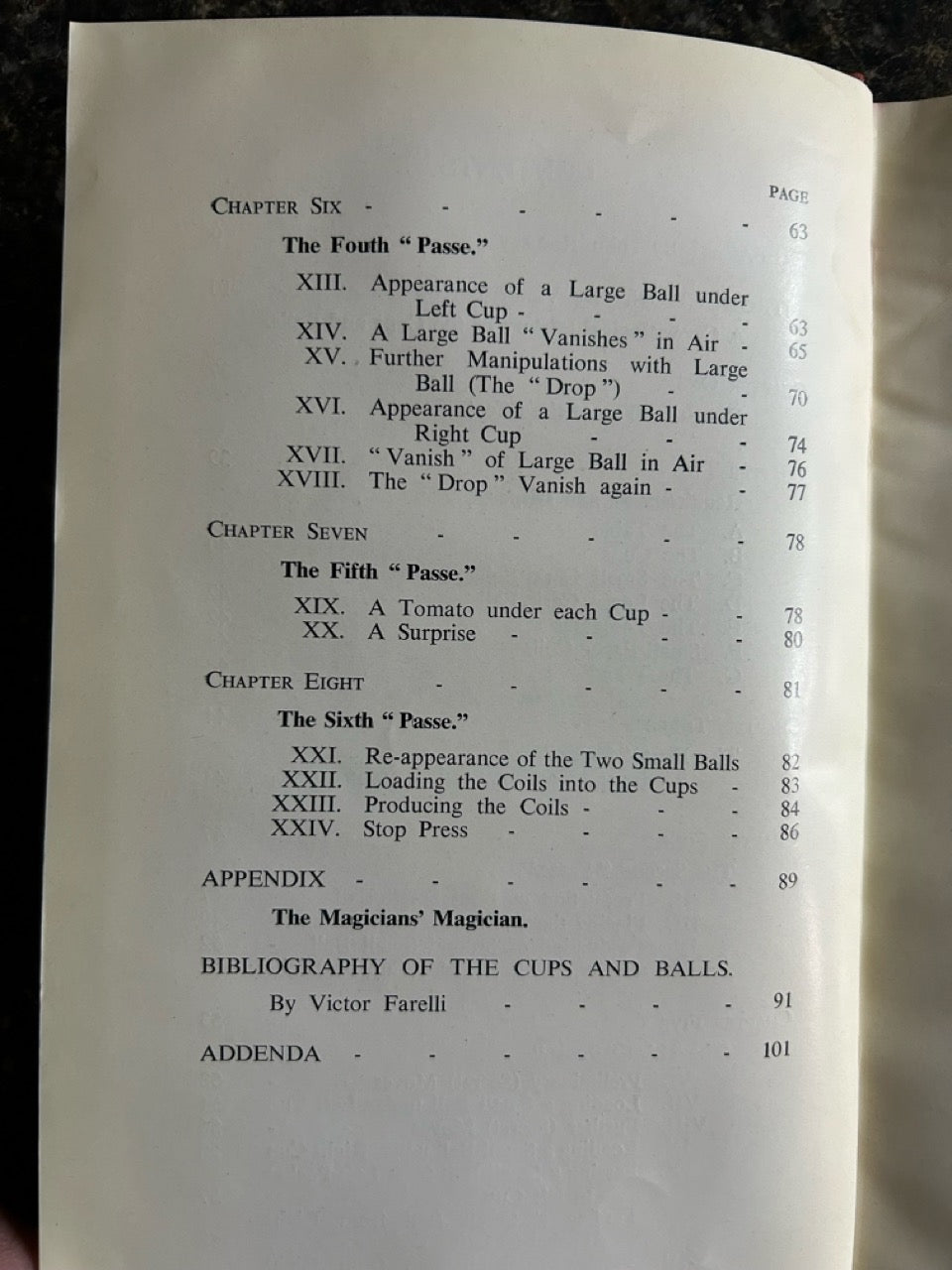 John Ramsay's Routine with Cups and Balls - Victor Farelli