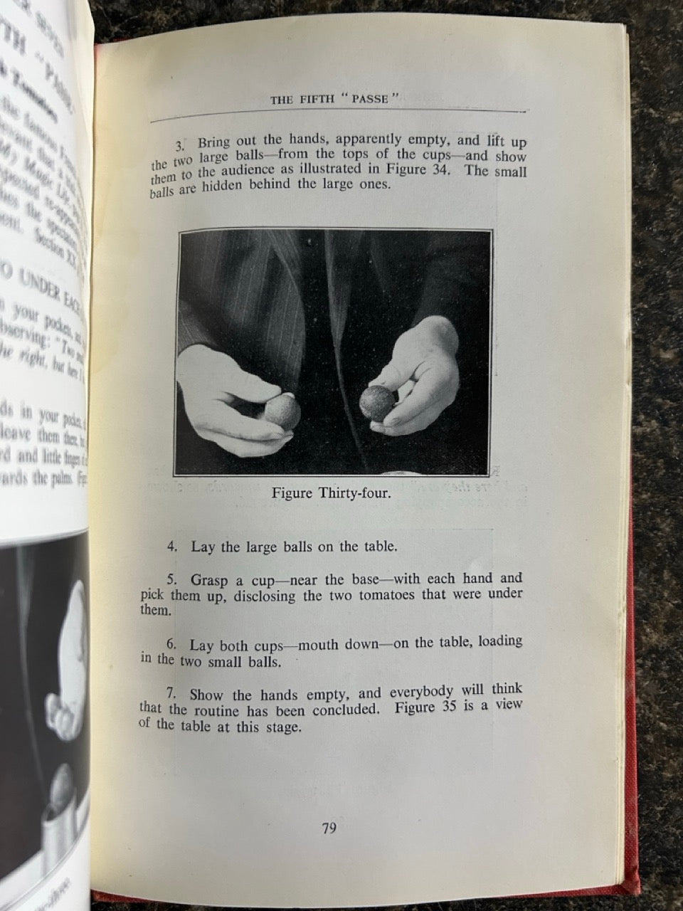 John Ramsay's Routine with Cups and Balls - Victor Farelli