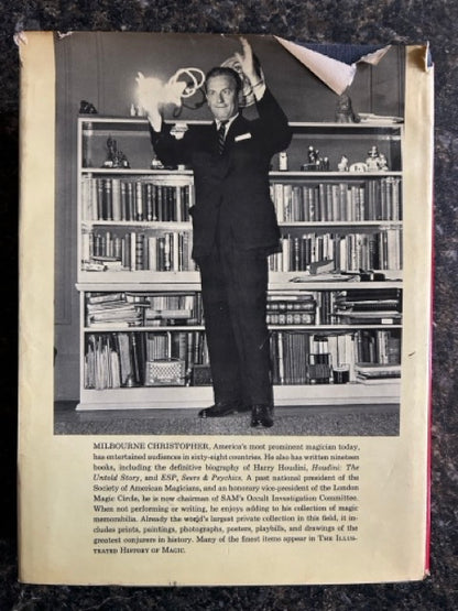 The Illustrated History of Magic - Milbourne Christopher (damaged dust jacket)