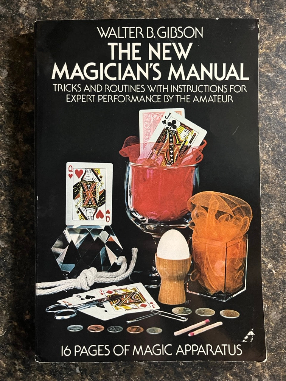 The New Magician's Manual (Oversize Dover edition) - Walter B. Gibson