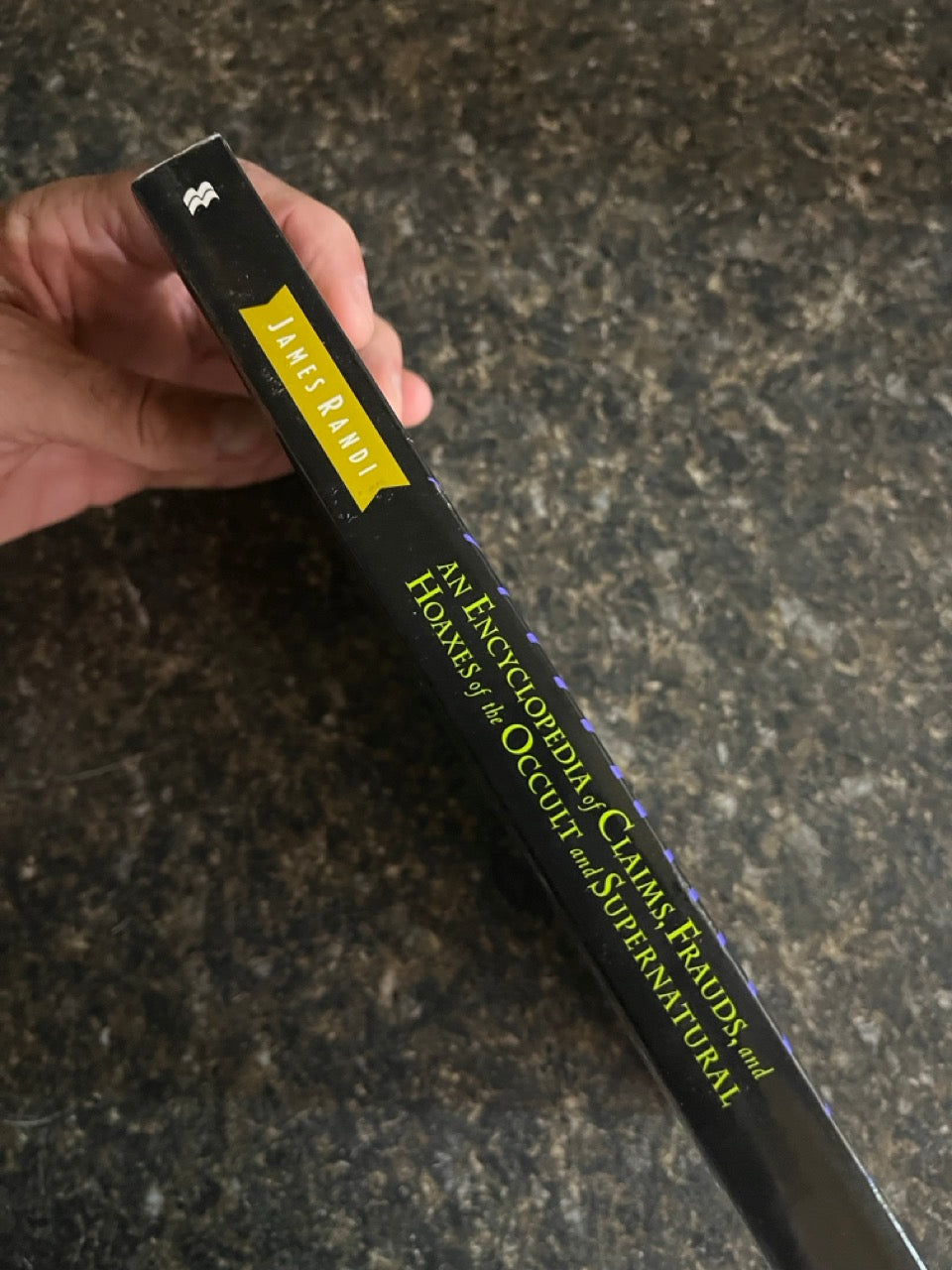 An Encyclopedia of Claims, Frauds, and Hoaxes of the Occult and Supernatural - James Randi