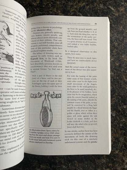 An Encyclopedia of Claims, Frauds, and Hoaxes of the Occult and Supernatural - James Randi