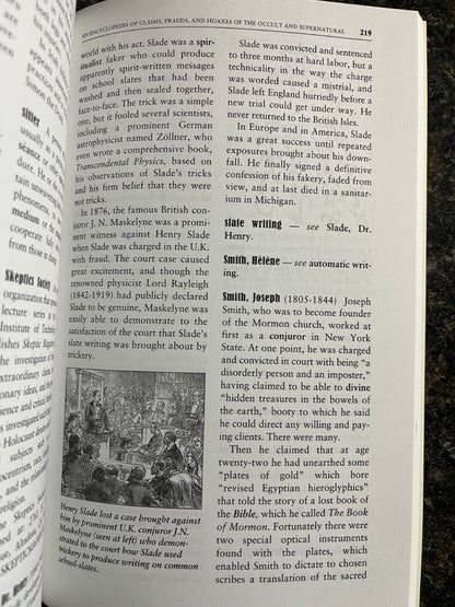 An Encyclopedia of Claims, Frauds, and Hoaxes of the Occult and Supernatural - James Randi