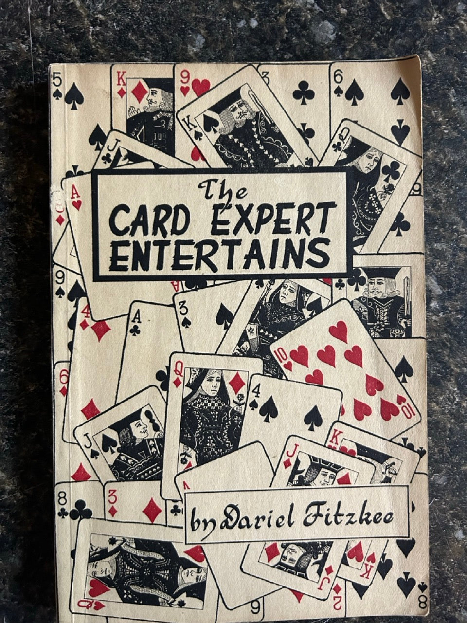 The Card Expert Entertains - Dariel Fitzkee