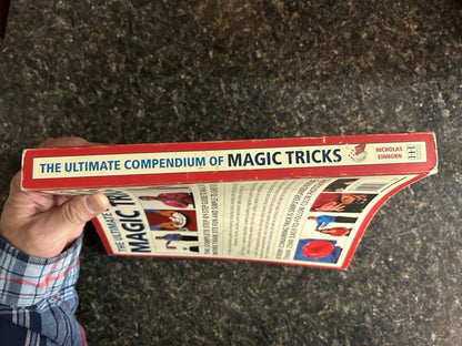 The Ultimate Compendium Of Magic Tricks - Nicholas Einhorn