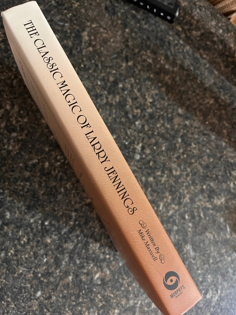 The Classic Magic of Larry Jennings - Mike Maxwell (Reprint)