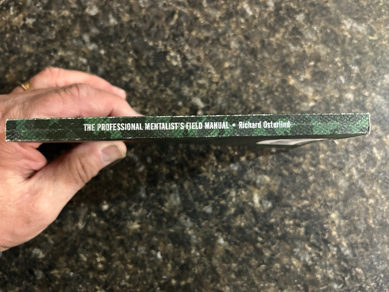 The Professional Mentalist's Field Manual - Richard Osterlind