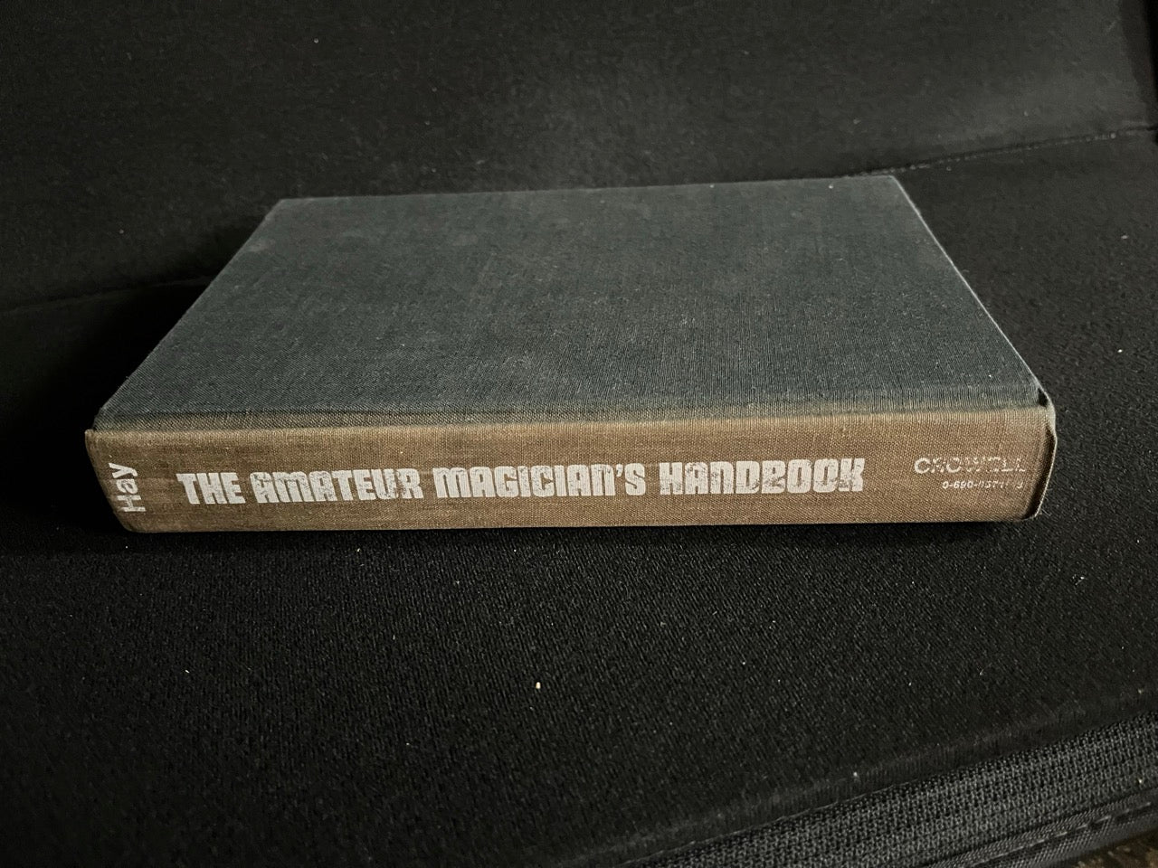 The Amateur Magician's Handbook - Henry Hay
