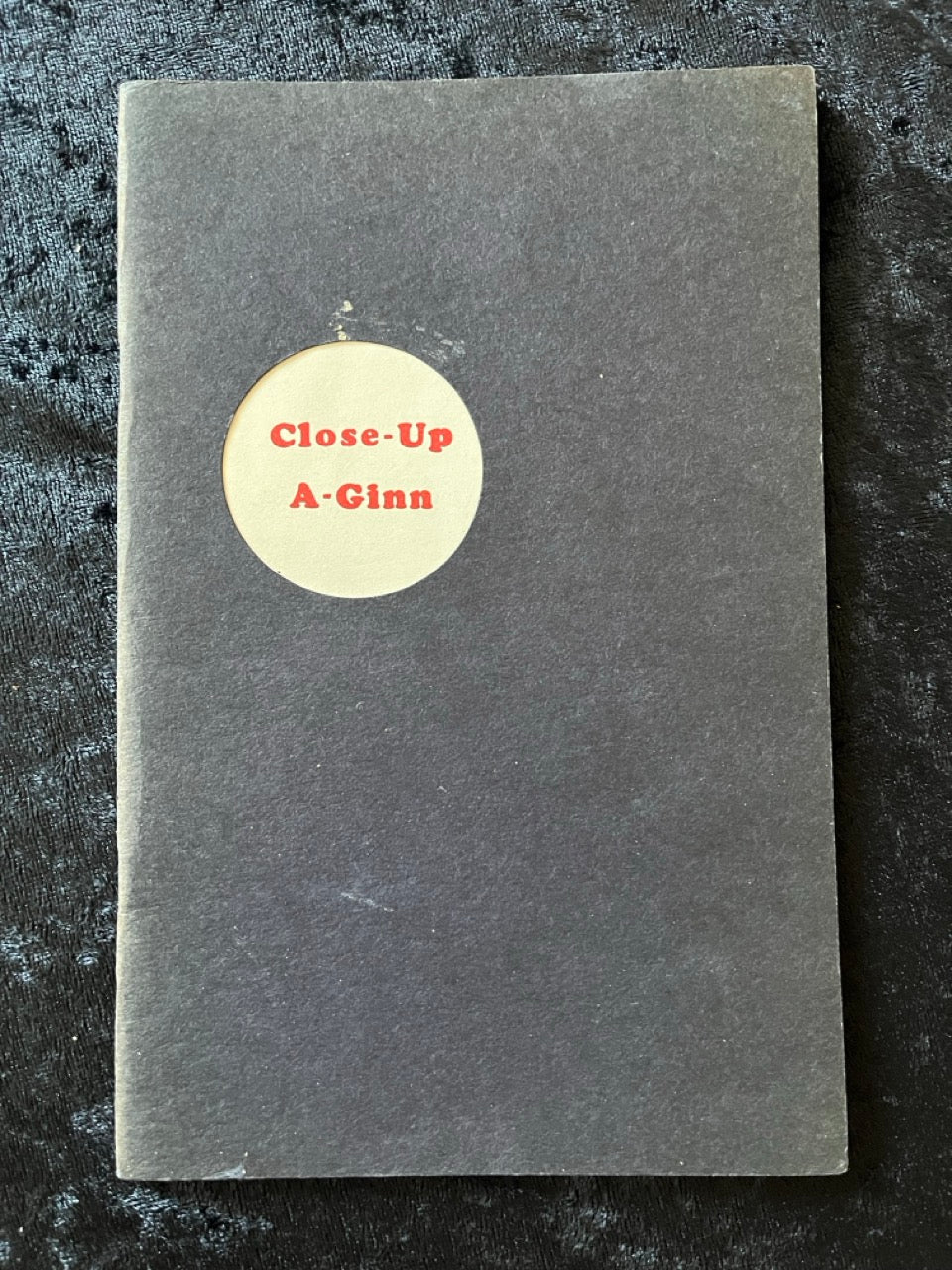 Close-Up A-Ginn - David Ginn - SIGNED