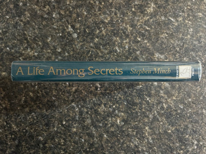 A Life Among Secrets: The Uncommon Life and Adventures of Eddie Fields - Stephen Minch