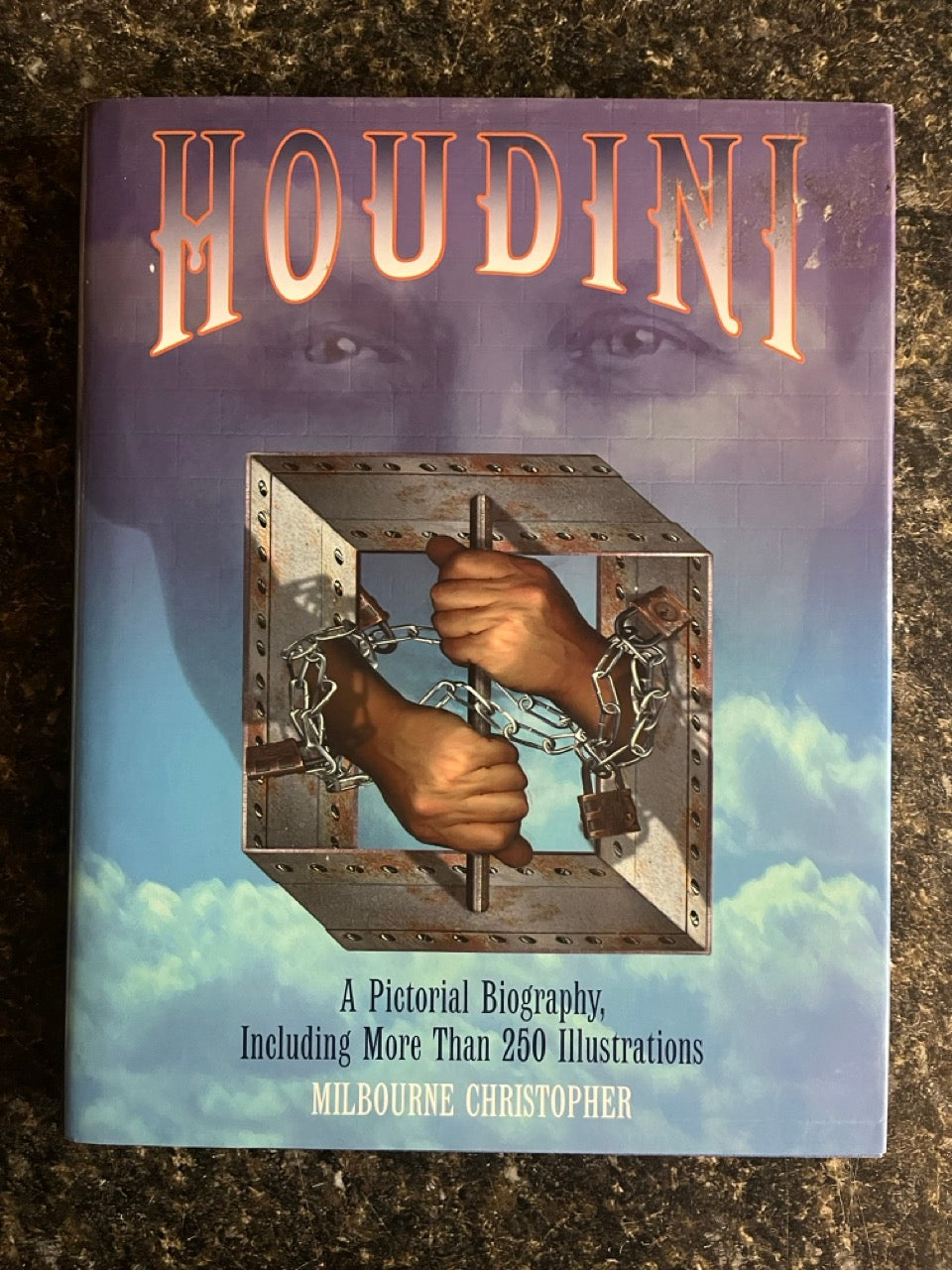 Houdini, A Pictorial Biography - Milbourne Christopher