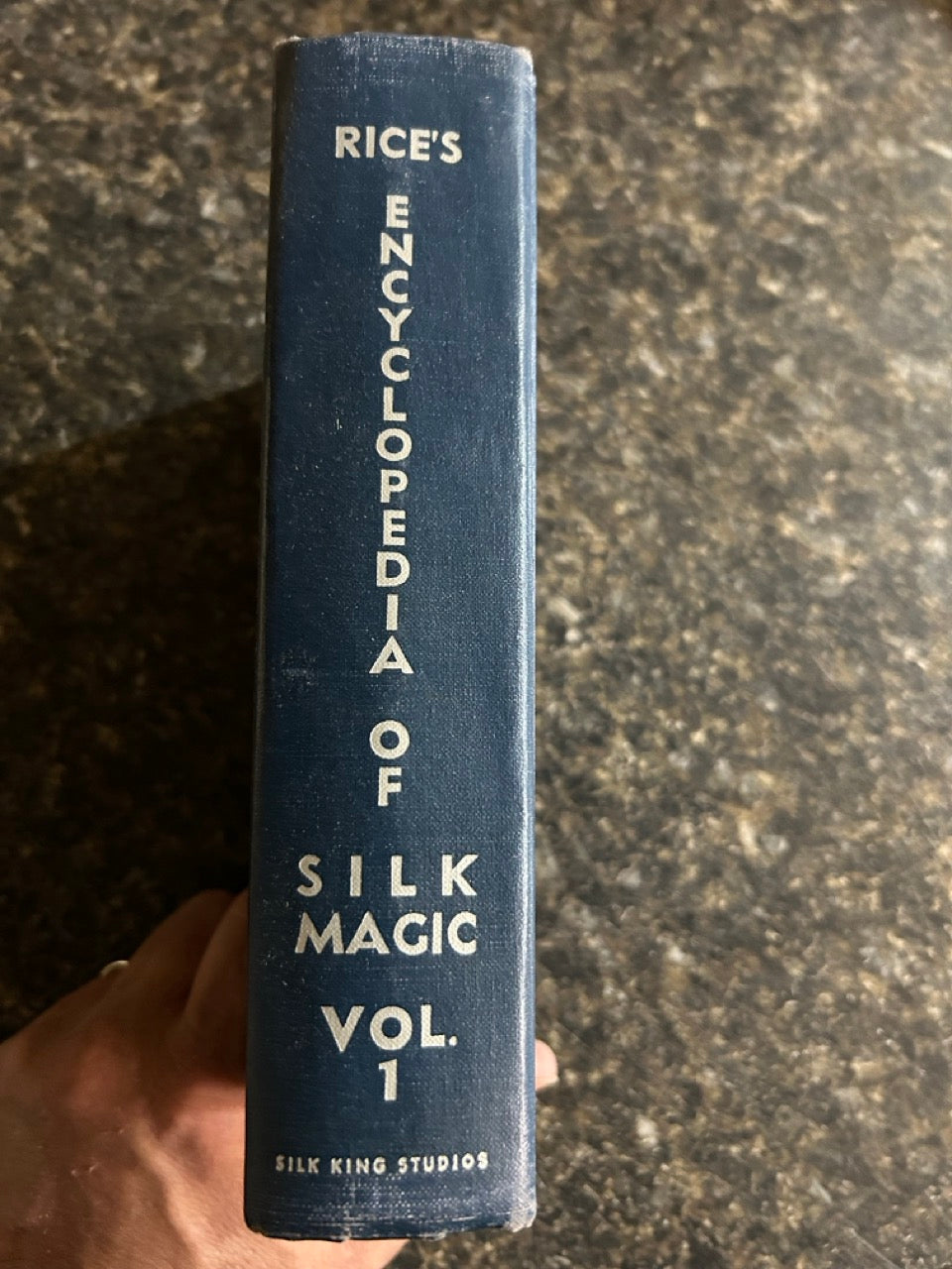 Rice's Encyclopedia of Silk Magic Vol. 1 - Harold Rice