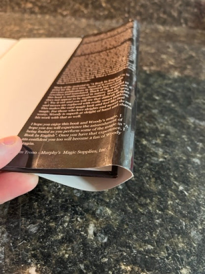 A Book In English - Woody Aragon