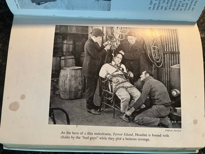 Houdini: The Man Who Walked Through Walls - William Lindsay Gresham