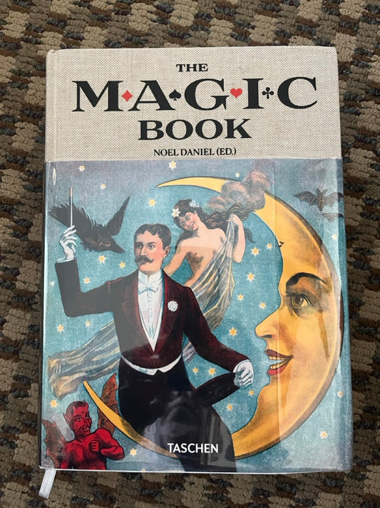 MAGIC: 1400s-1950s (MEDIUM sized version) - Noel Daniel (Taschen Books)