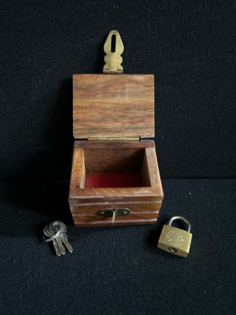 Wooden Lippincott-Style Box & Lock - Unknow Maker (SM1)