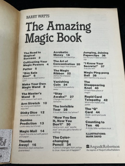 The Amazing Magic Book: 22 Tricks to Baffle Your Friends & Family - Barry Watts