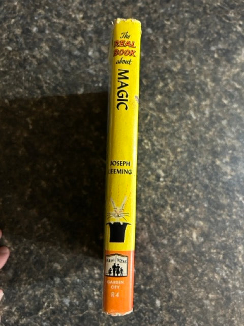 The Real Book About Magic - Joseph Leeming