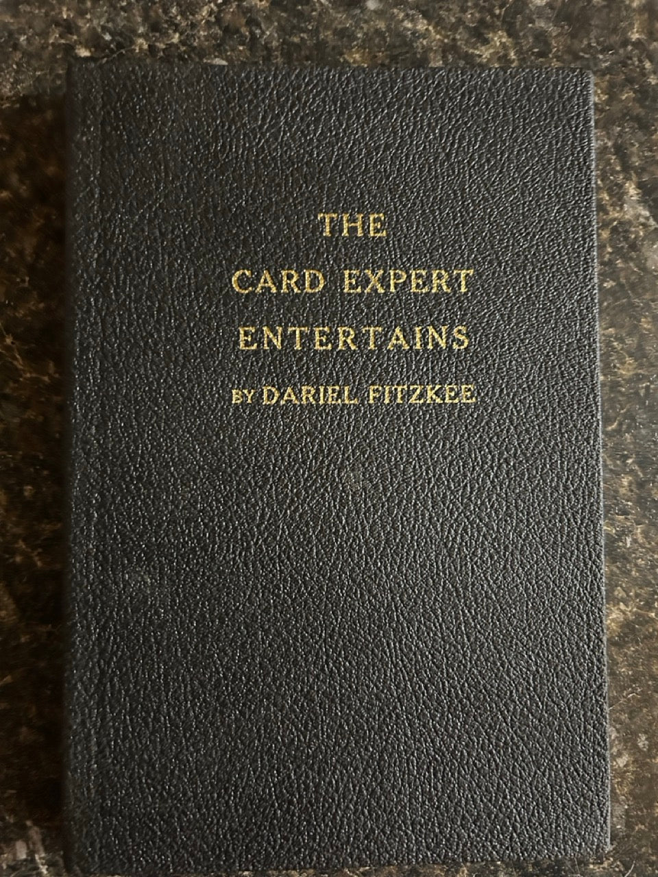 The Card Expert Entertains - Dariel Fitzkee (Hardcover))