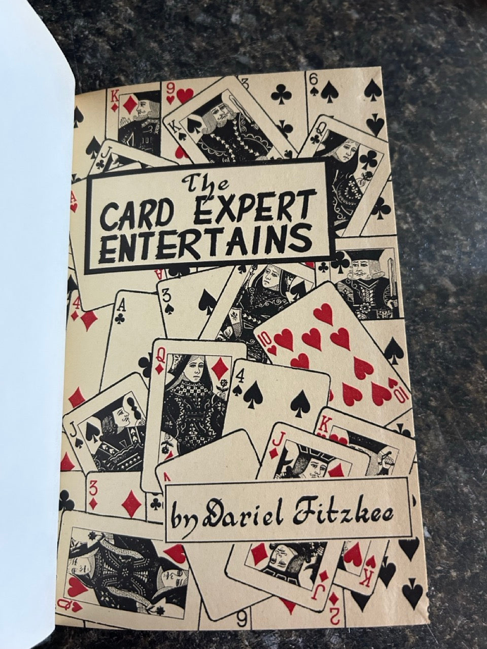 The Card Expert Entertains - Dariel Fitzkee (Hardcover))