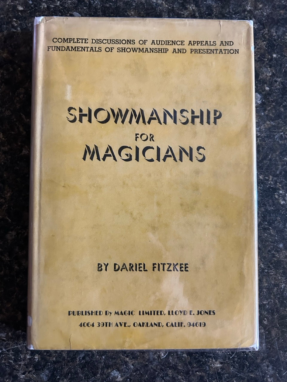 Showmanship for Magicians - Dariel Fitzkee - 4th edition