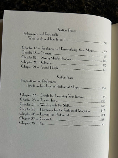 The Restaurant Worker's Handbook - Pace & MacGregor (1st edition)