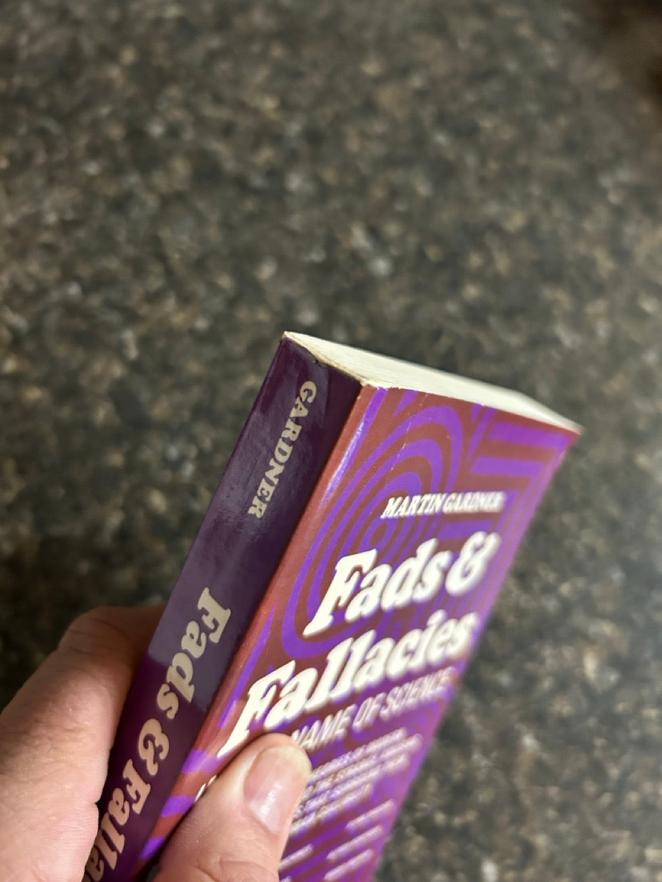 Fads & Fallacies In The Name of Science - Martin Gardner