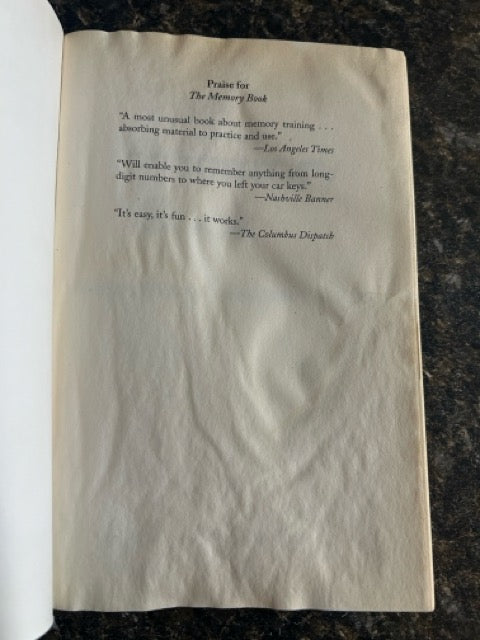 The Memory Book - Harry Lorayne & Jerry Lucas (Gold Cover 1982)