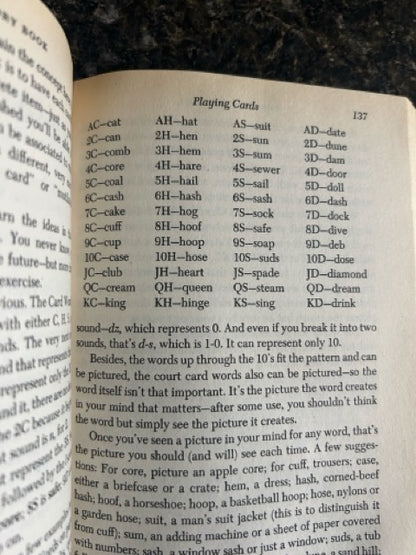 The Memory Book - Harry Lorayne & Jerry Lucas (Gold Cover 1982)