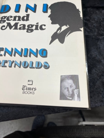 Houdini: His Legend and His Magic - Doug Henning (hardcover)