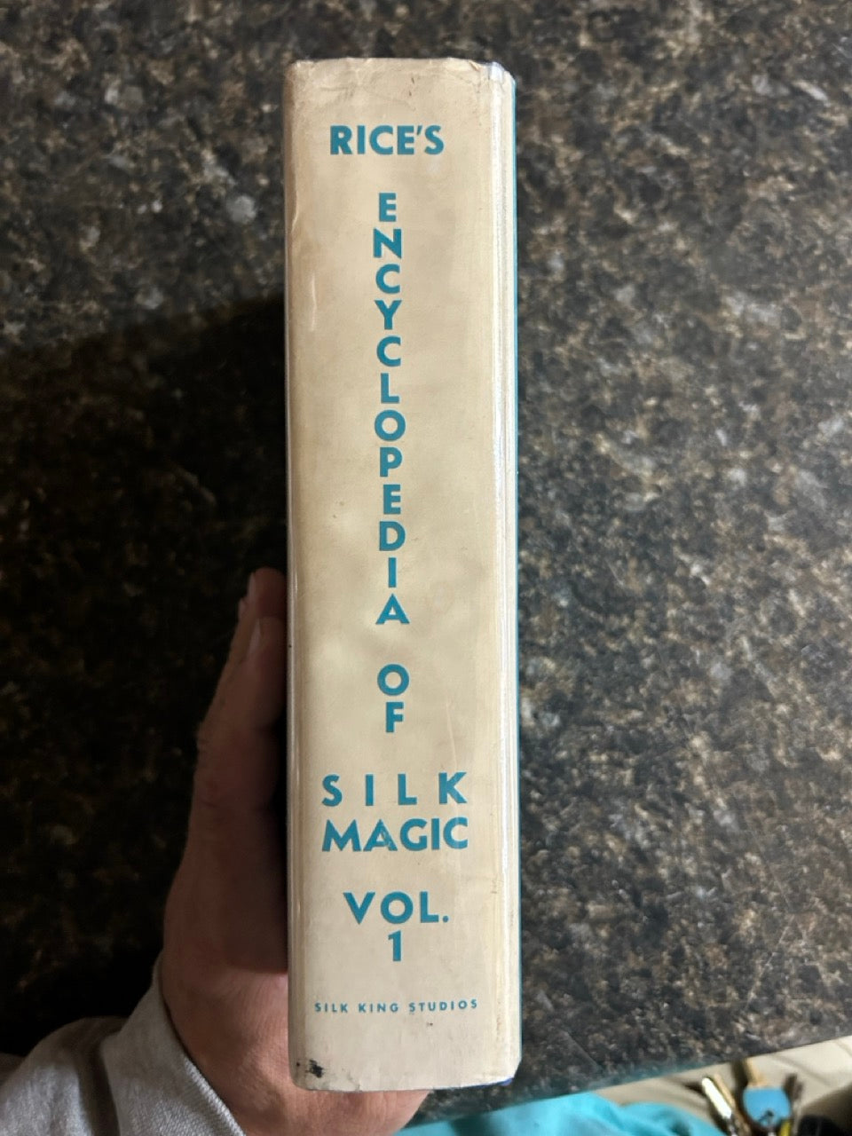 Rice's Encyclopedia of Silk Magic Vol. 1 - Harold Rice