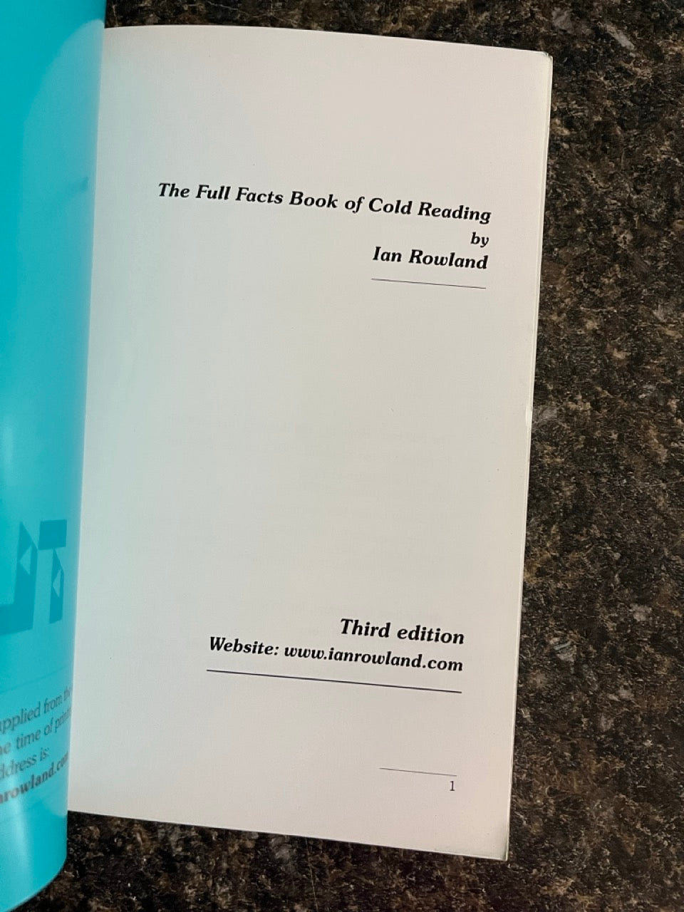 The Full Facts Book of Cold Reading (3rd ed.)- Ian Rowland