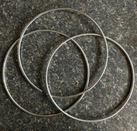 3 Large Lightweight Hollow Aluminum Linking Rings (Maker unknown)(SM2)