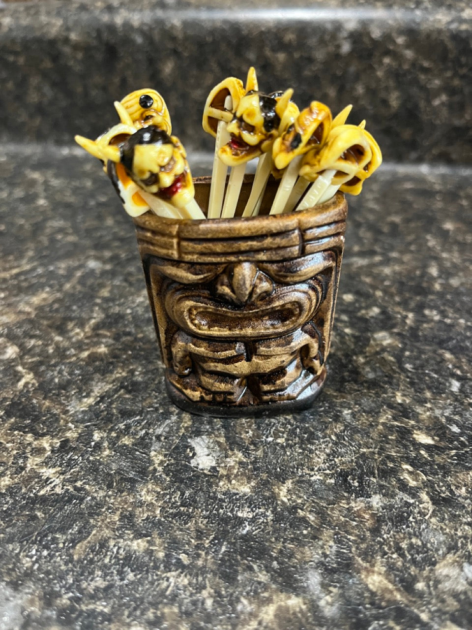 Bizarre Toothpicks & Container (SM5)