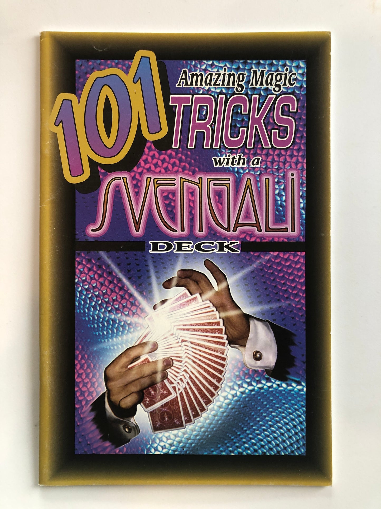 101 Amazing Magic Tricks with a Svengali Deck - Fun Inc.